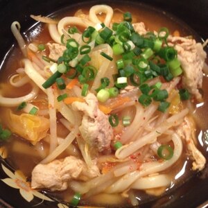 豚キムチの煮込みうどん